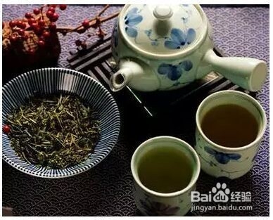 茶叶水可以洗脸吗有什么坏处？茶叶水洗脸的好处和功效是什么？