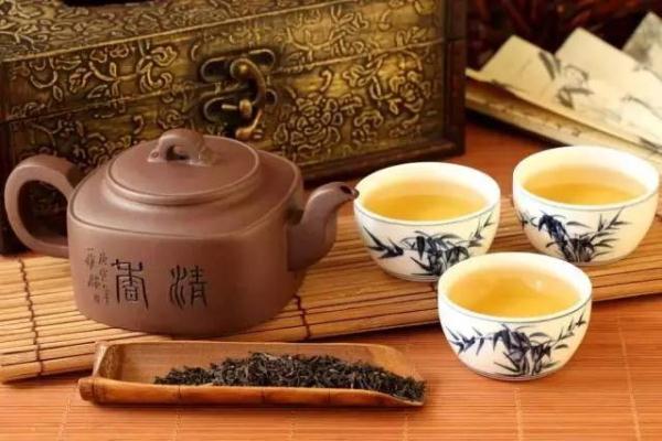 茶叶的化学成分分析：从茶多酚到     ，揭示茶叶的全面健益处