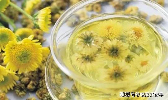 胃寒症状下喝花泡水是否适宜？如何正确饮用以缓解胃寒？