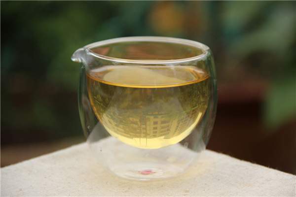 云南瑞贡普洱茶：古树茶的魅力、陈年香气、健益处与文化传承