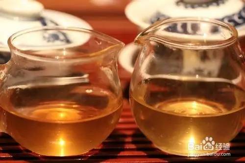 冰岛古树茶：红茶还是绿茶？探讨其茶叶种类和产地特点