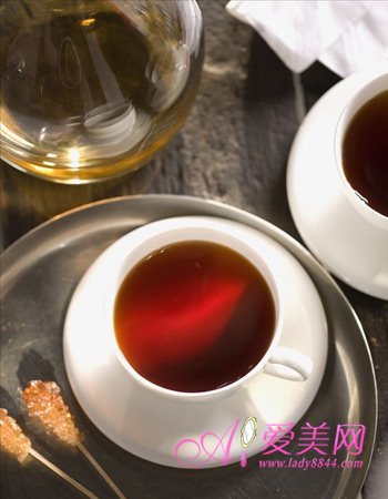 天饮红茶对消化系统的影响：便秘是否为常见问题？