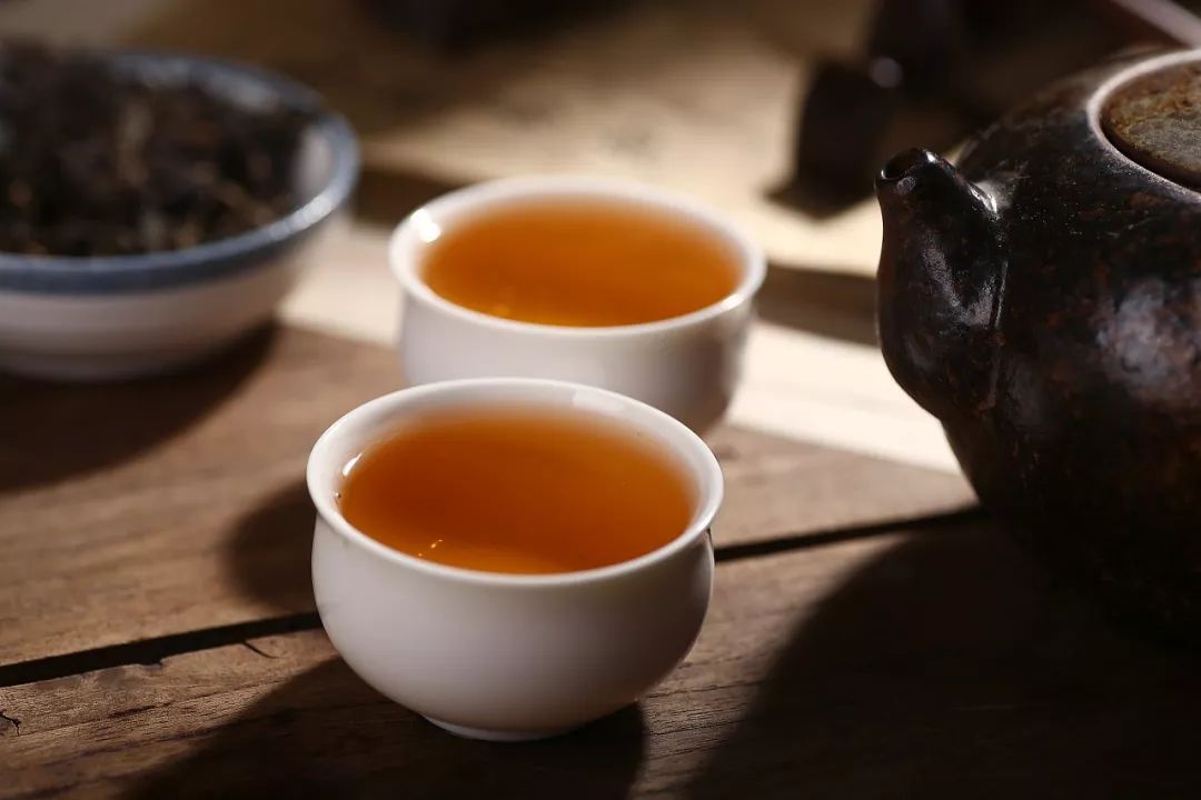 铁观音和普洱：绿茶还是红茶？解答所有关于这两种茶叶类型的疑问