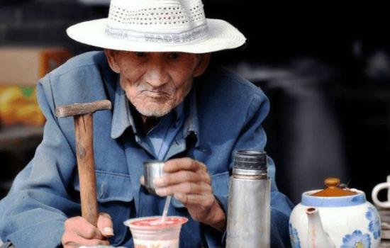 普洱红茶隔夜能否再喝？普洱红茶的保存期限是多久？