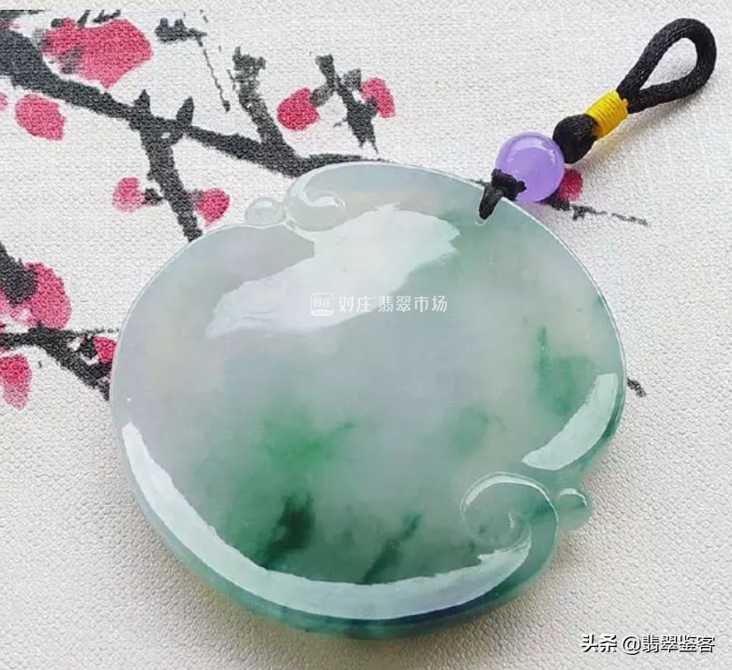 翡翠鉴定：如何辨别翡翠上的结晶是否自然？