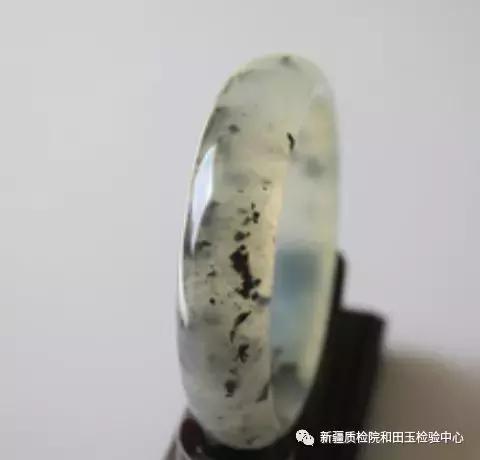 石英岩玉石的晶体结构排列为