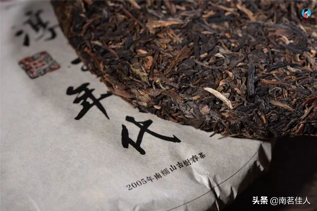 古树普洱茶的涩与苦：品鉴历与滋味之谜