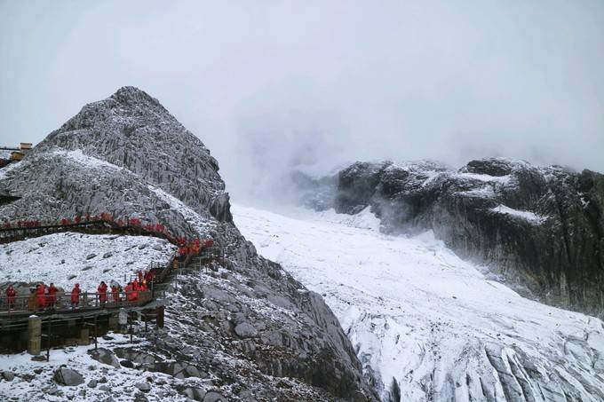 玉龙雪山上游是否存在玉石资源？