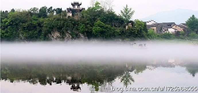 翡翠手镯中的神秘雾气：揭秘其背后的文化与艺术意义