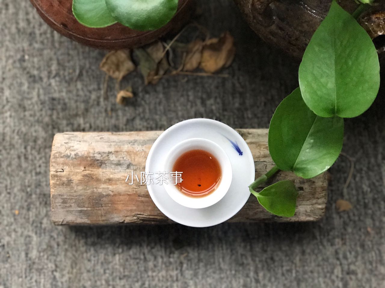 红茶、绿茶与普洱茶：三种茶叶的特点及各自的好处解析