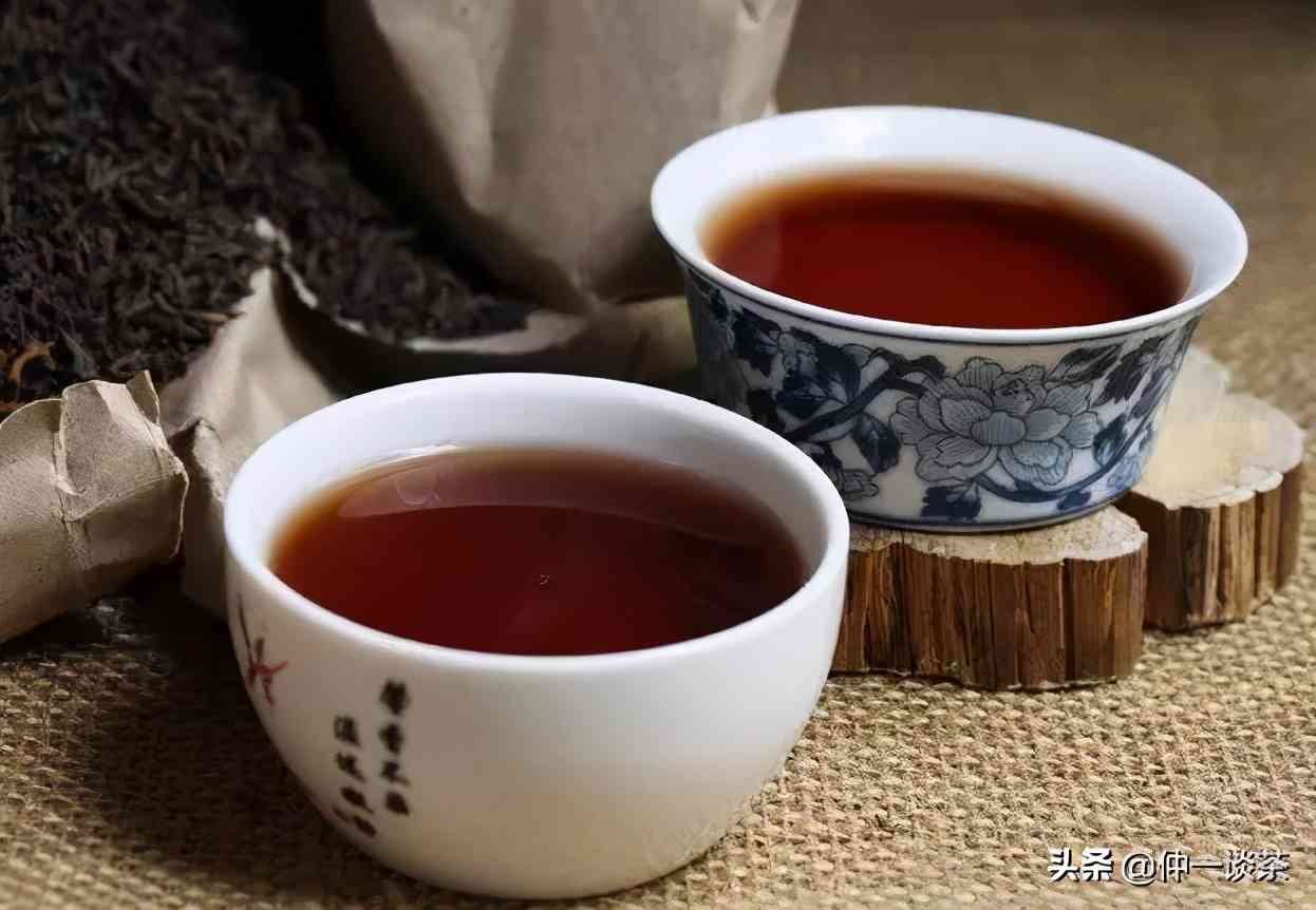 普洱茶膏长白霜的原理、能否继续饮用、是否正常情况以及是否影响品质的探讨