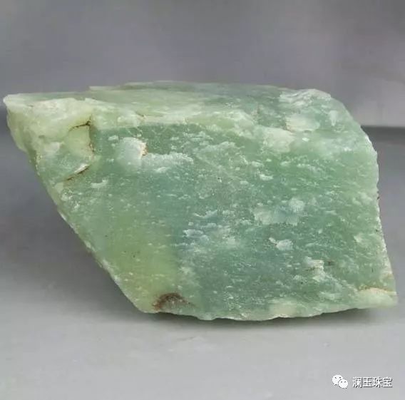 岫玉501颜色越深价值越高？探究浠峰对玉石价值的影响