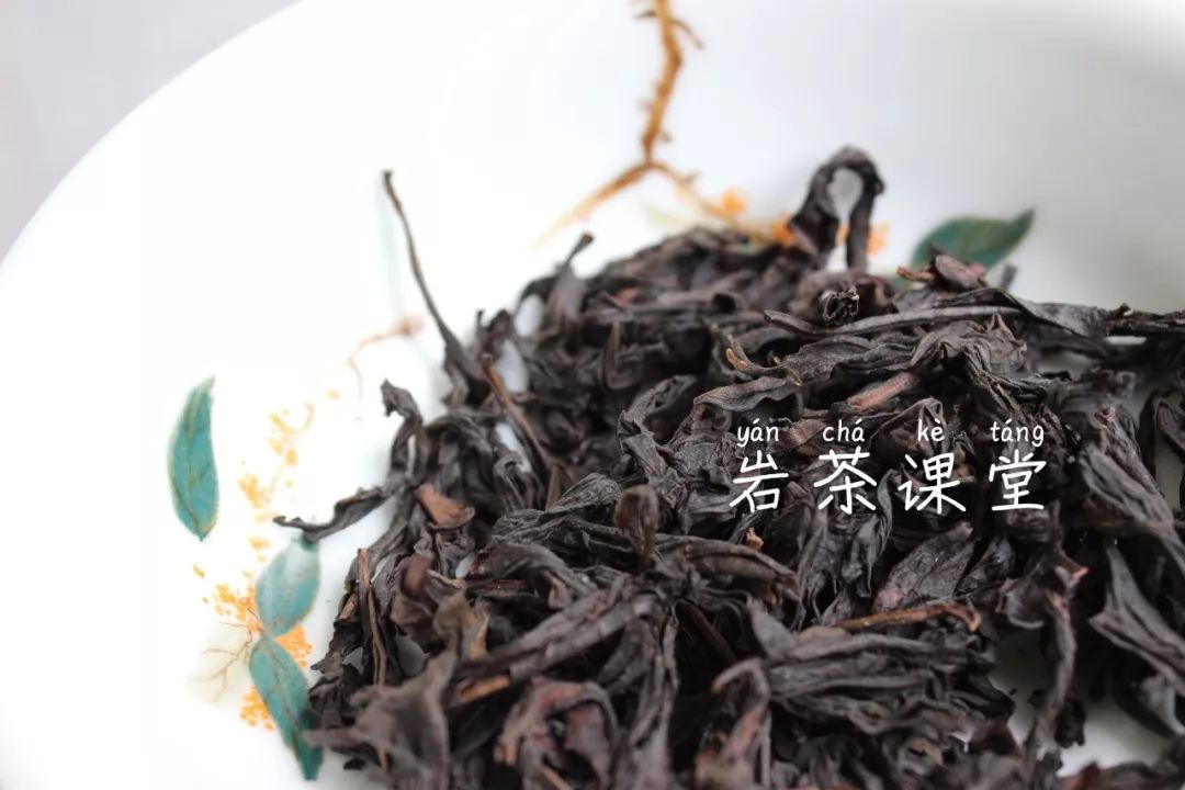 岩茶和普洱茶对比