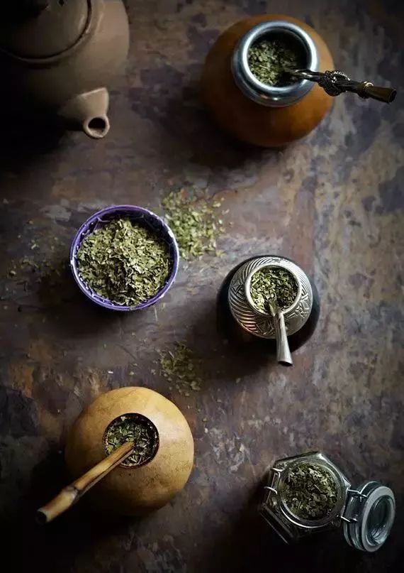 马黛茶的分类和特性：探索其是否属于茶叶类别