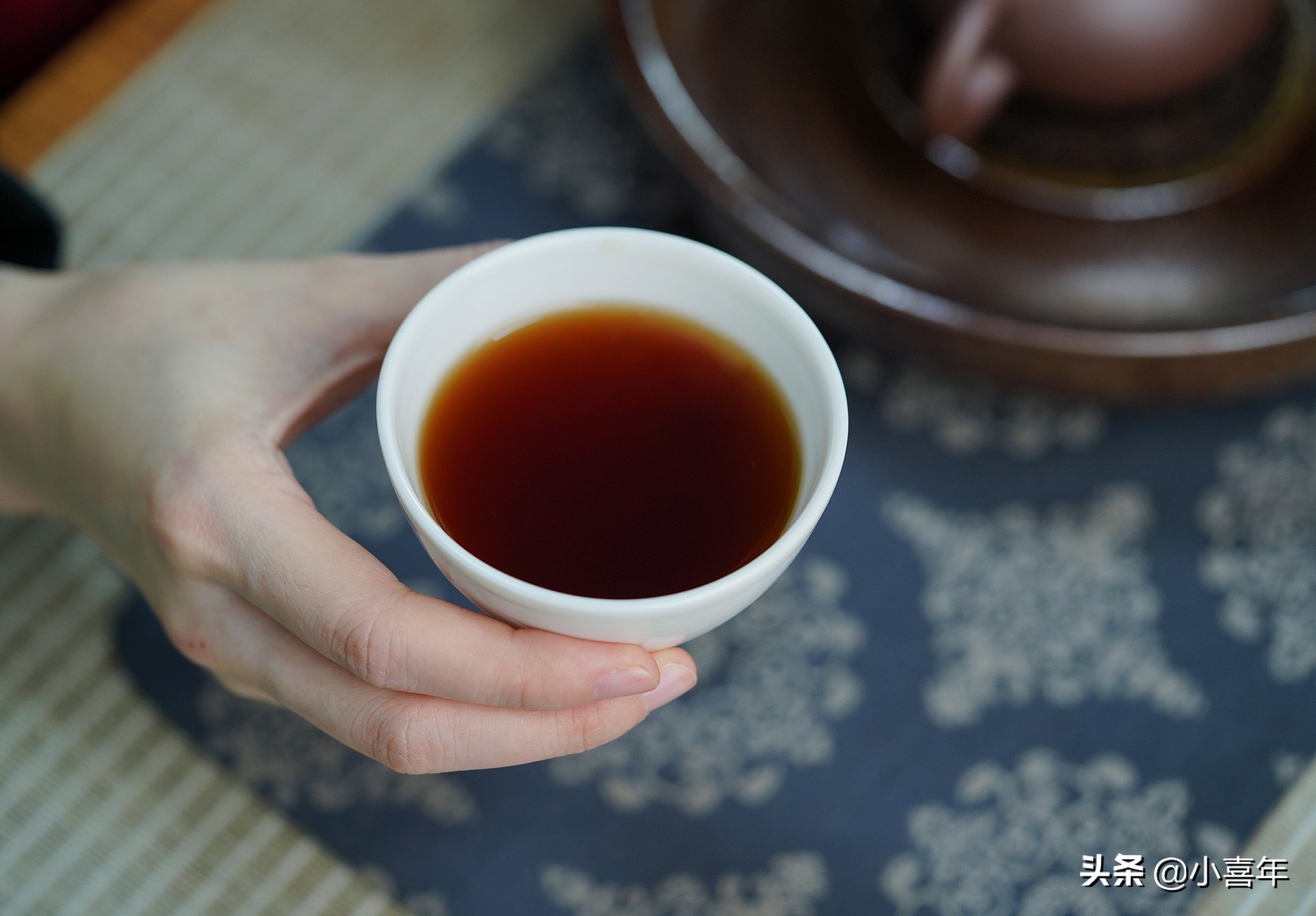 普洱茶颜色深好还是浅好