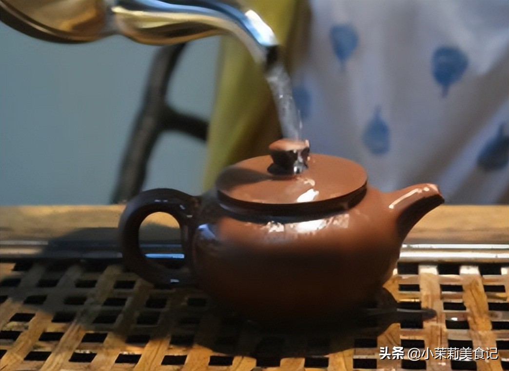 《普洱茶醒茶技巧：全面解析如何正确唤醒茶叶，提升品饮体验》