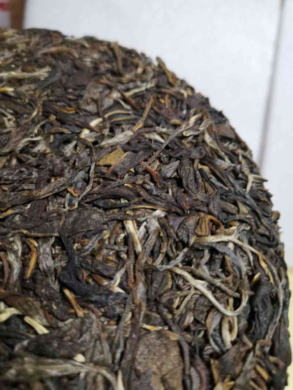 云南普洱茶饼大叶茶