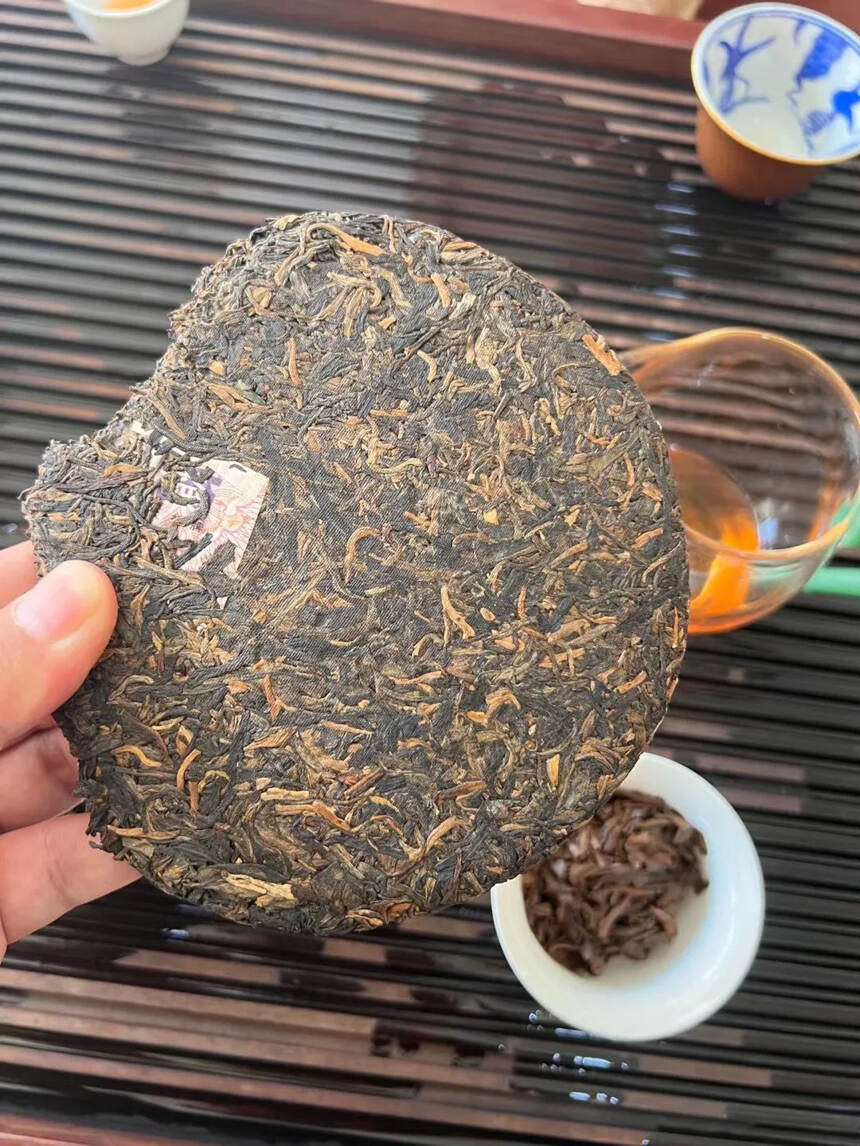 布朗山茶饼陈年苦茶怎么样，布朗山200克古树茶饼