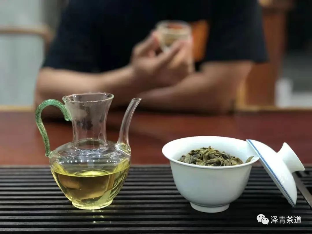 冰岛老寨茶的独特韵味：口感与风味解析