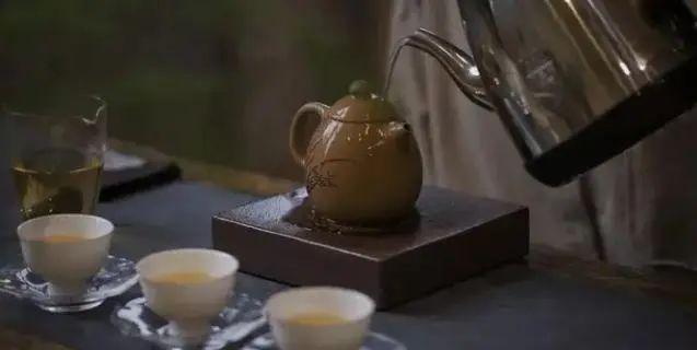 普洱茶如何转变成陈年老茶？