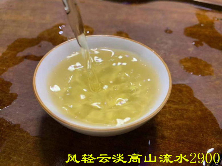 如何清除普洱茶表面的灰尘和杂质？