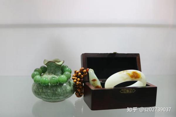 如何携带并展示多件玉饰？