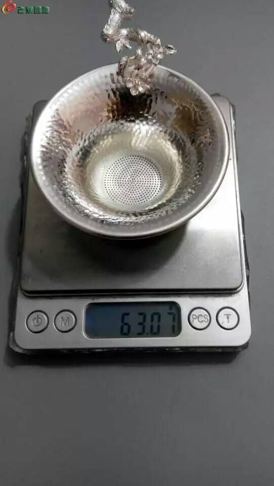 普洱茶的银制茶漏使用指南