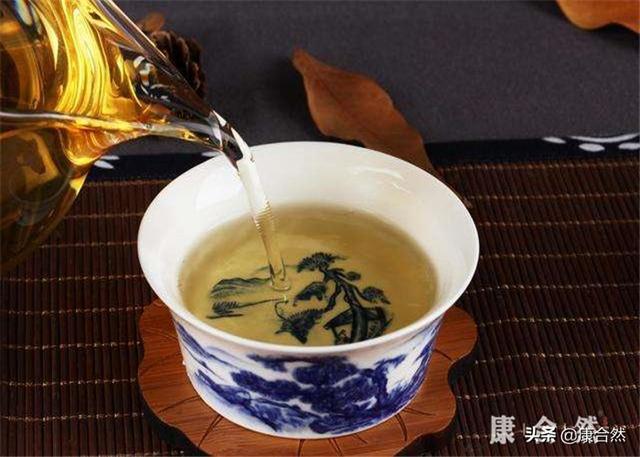 如何正确冲泡普洱茶：掌握适量水量的技巧